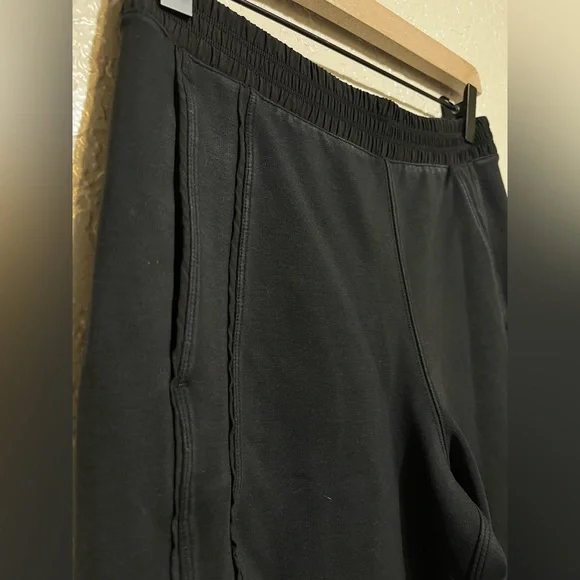 Lululemon Light Strides Crop Black Size 4 - Picture 3 of 7